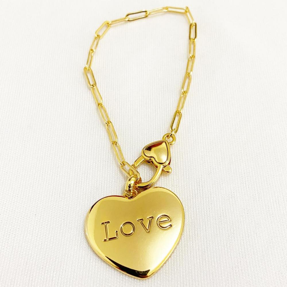 Pulseira com pingente de coração resinado folheada a ouro 18k 