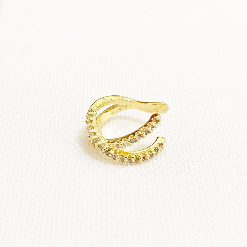  Piercing fake  pequeno cravejado com zircônia em formato de X folheado a ouro 18k