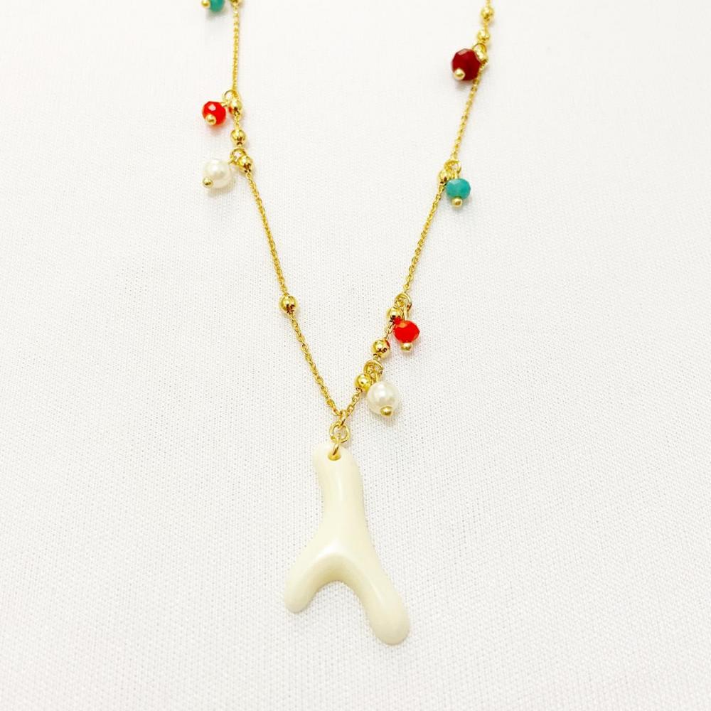 Colar colorido com pingente de coral folheado a ouro 18k 