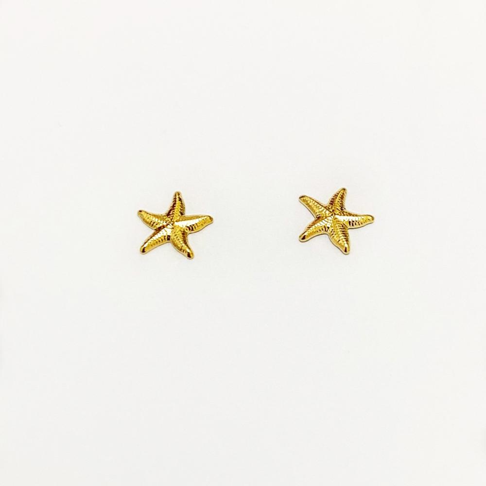 Mini brinco com formato de estrela do mar folheado a ouro 18k 