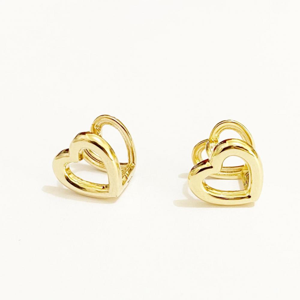 Argola duas faces de coração folheada a ouro 18k