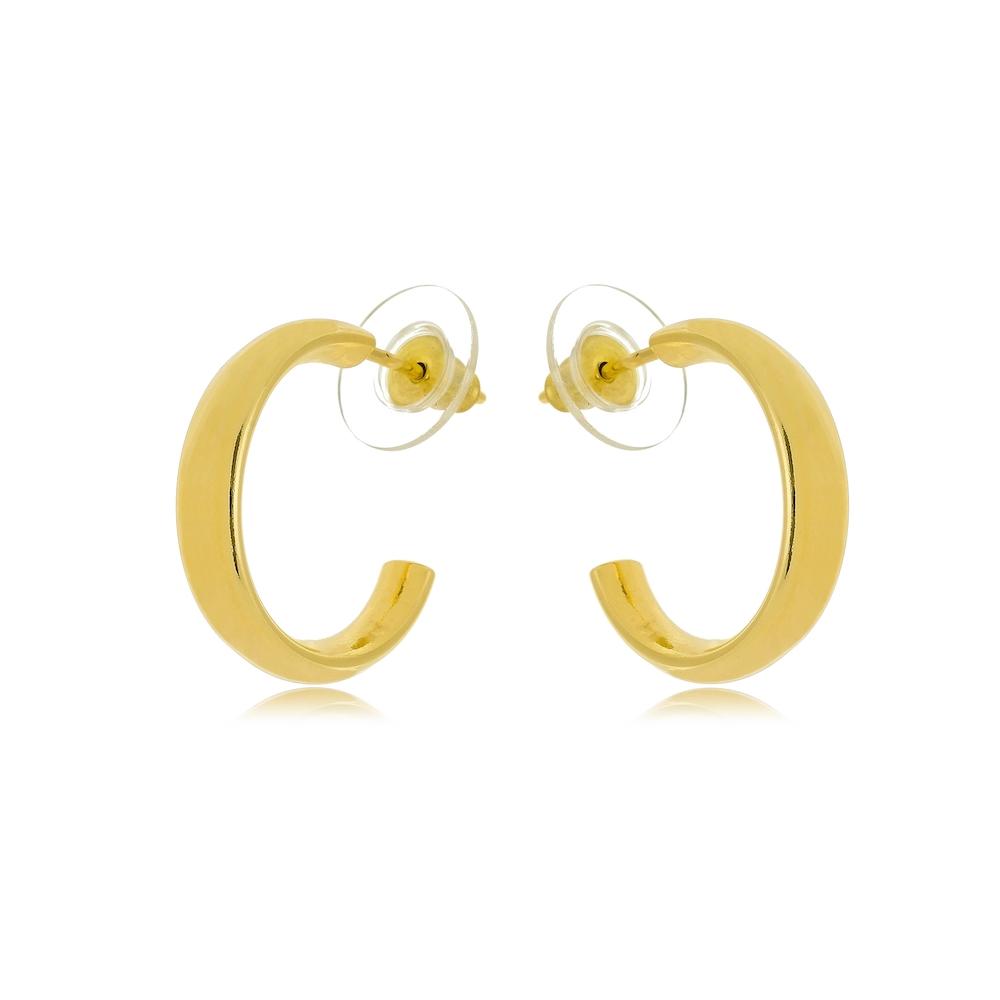 Brinco de argola média lisa folheada a ouro 18k