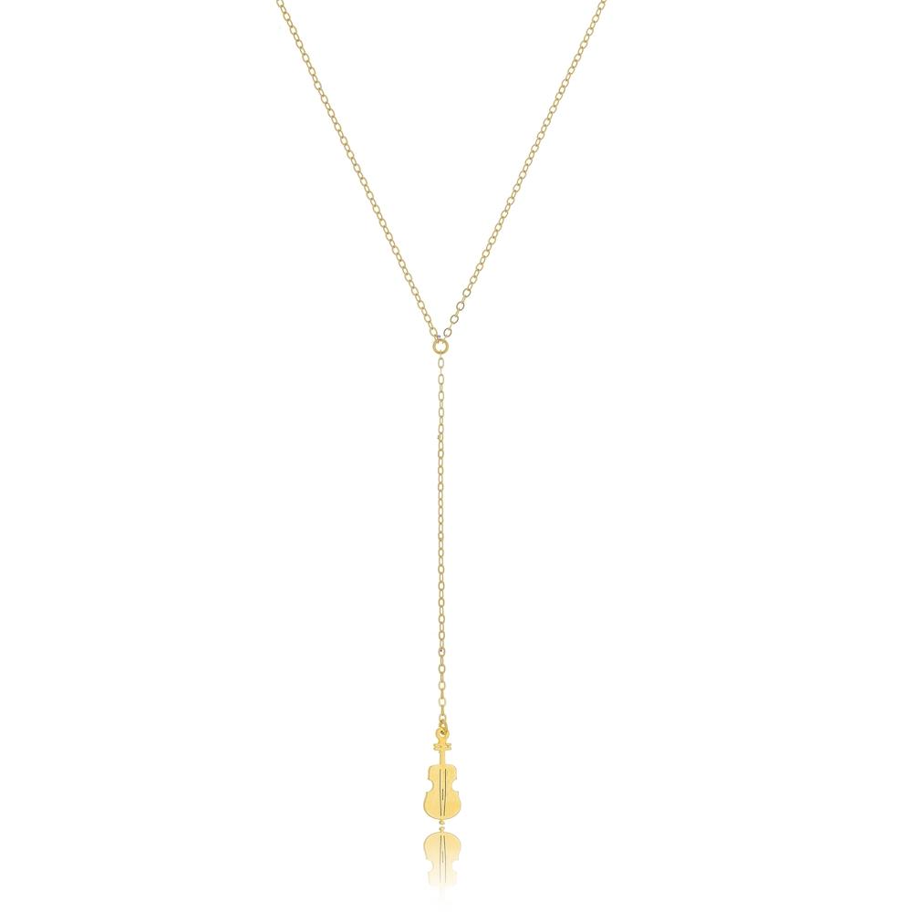 Colar gravata com pingente de violoncelo banhado a ouro 18k