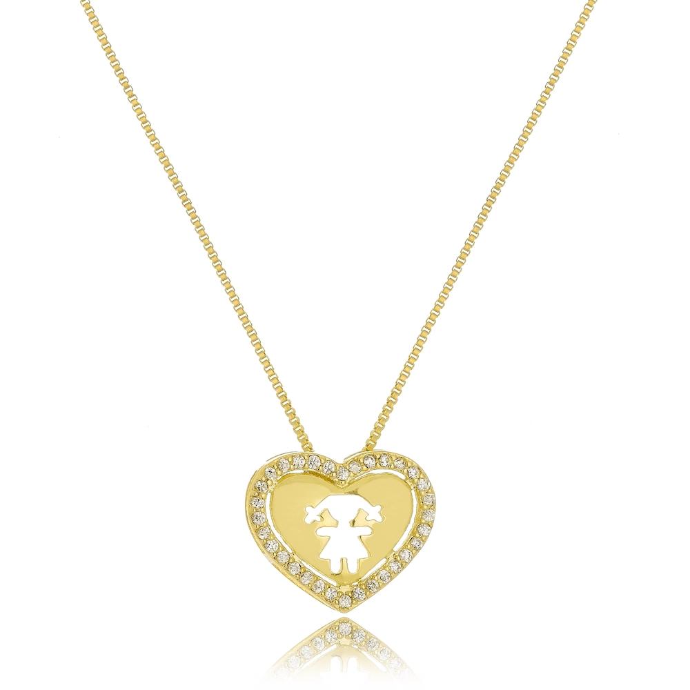 Colar com pingente de coração cravejado de menina banhado a ouro 18k 