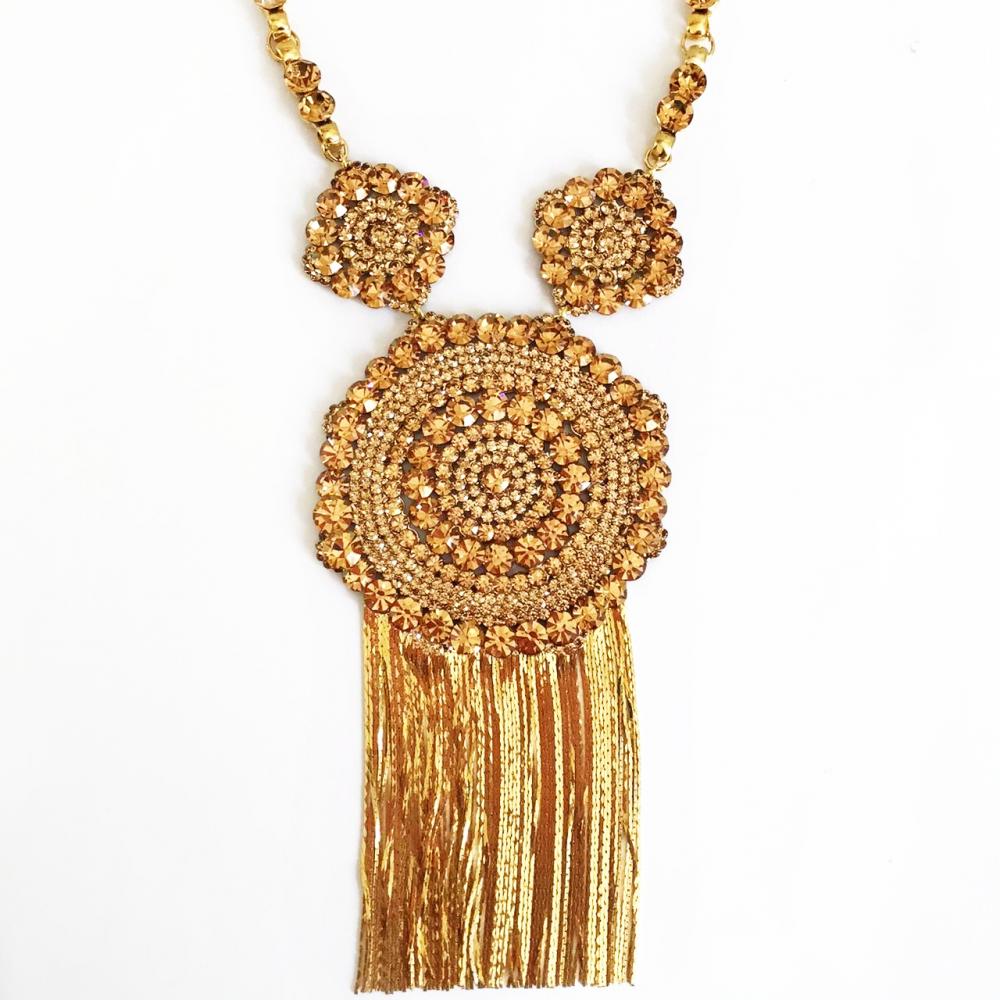 Max colar de festa com strass e franja banhado a ouro 18k 