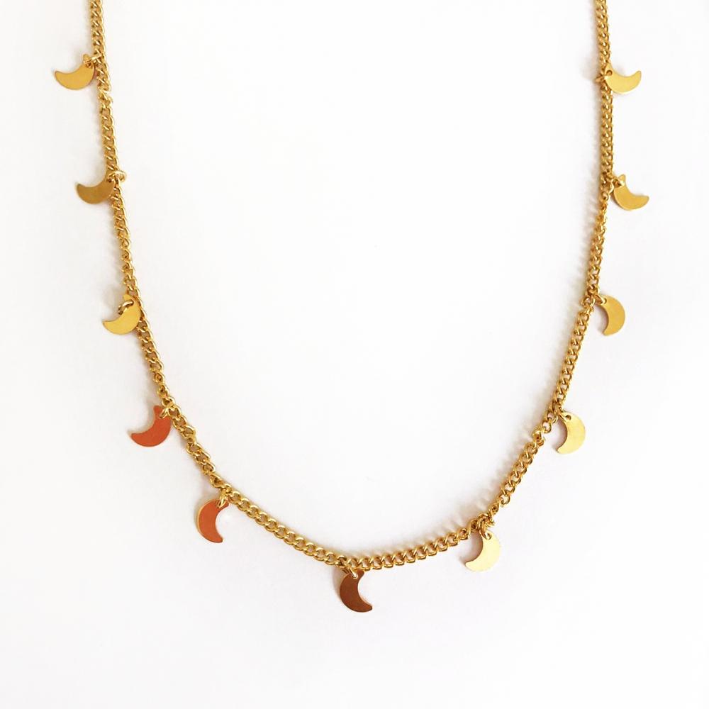 Colar com pingentes de luas crescentes folheado a ouro 18k 