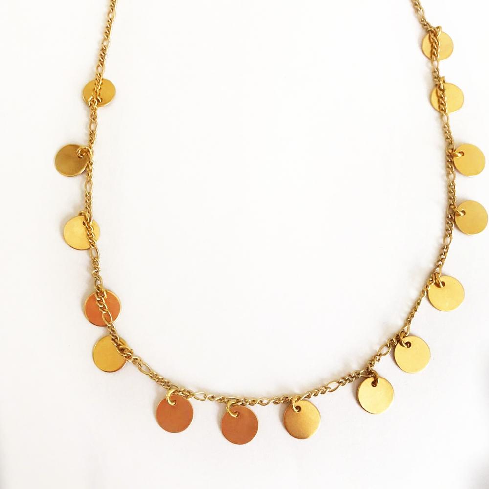 Colar com pingentes de medalhas folheado a ouro 18k