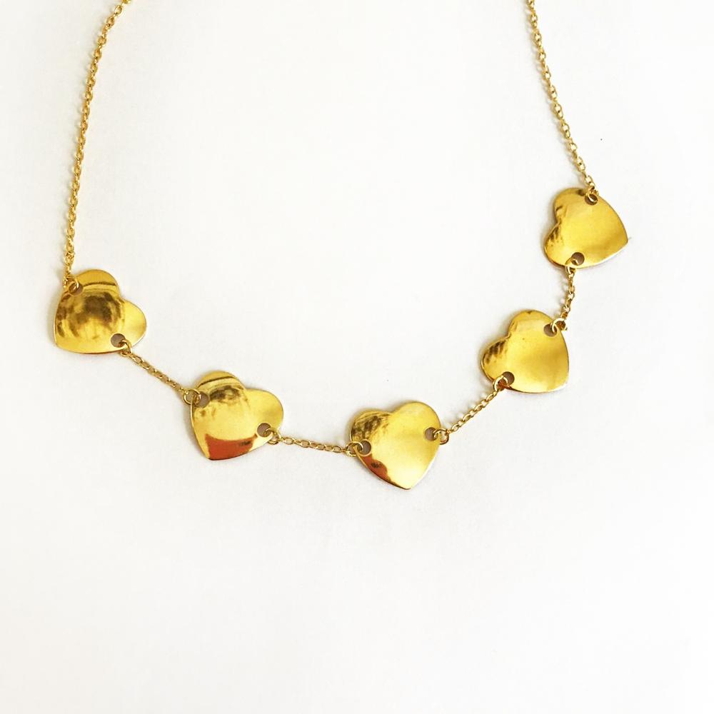 Choker com pingentes de corações folheada a ouro 18k