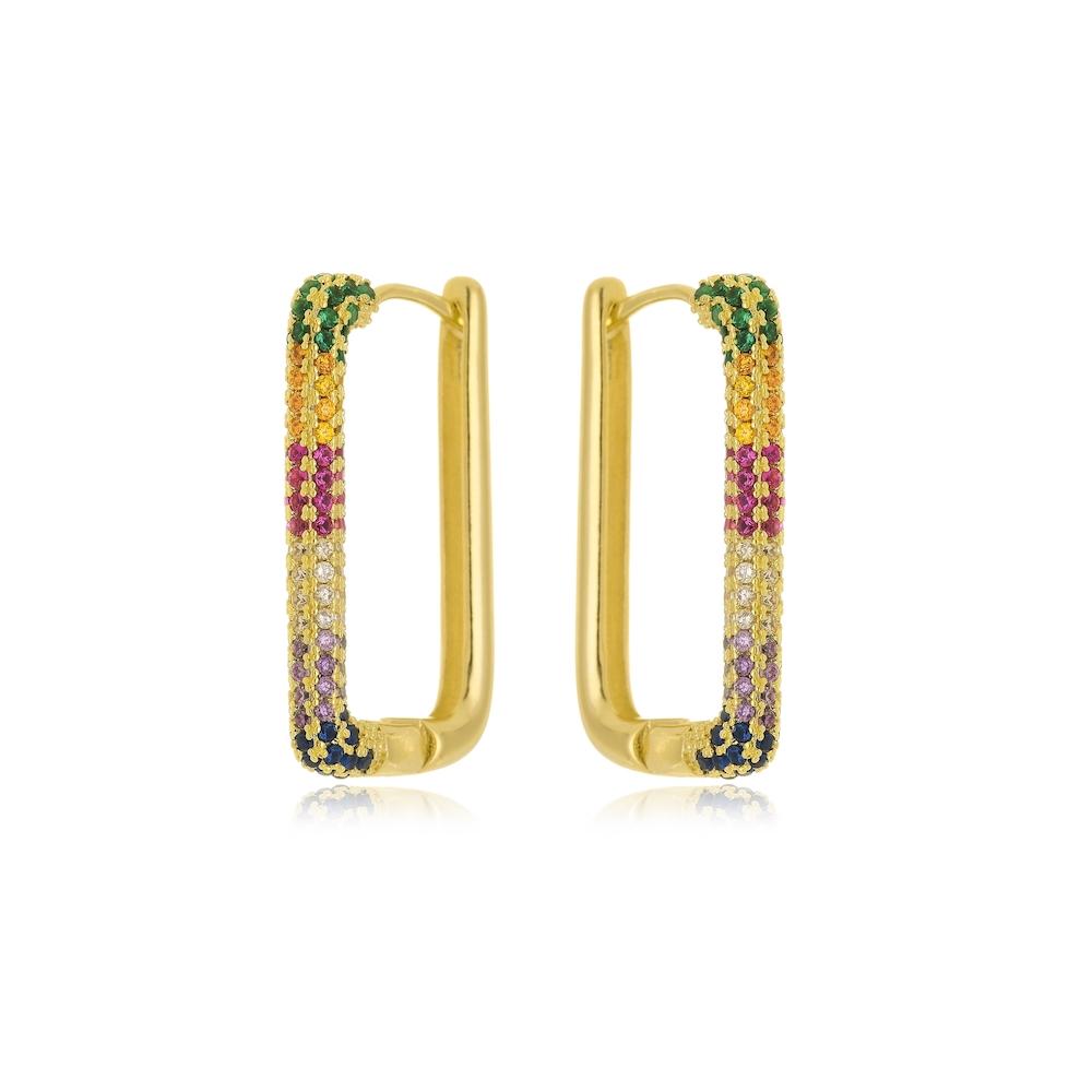 Argola com formato quadrado cravejada com zircônia colorida folheada a ouro 18k