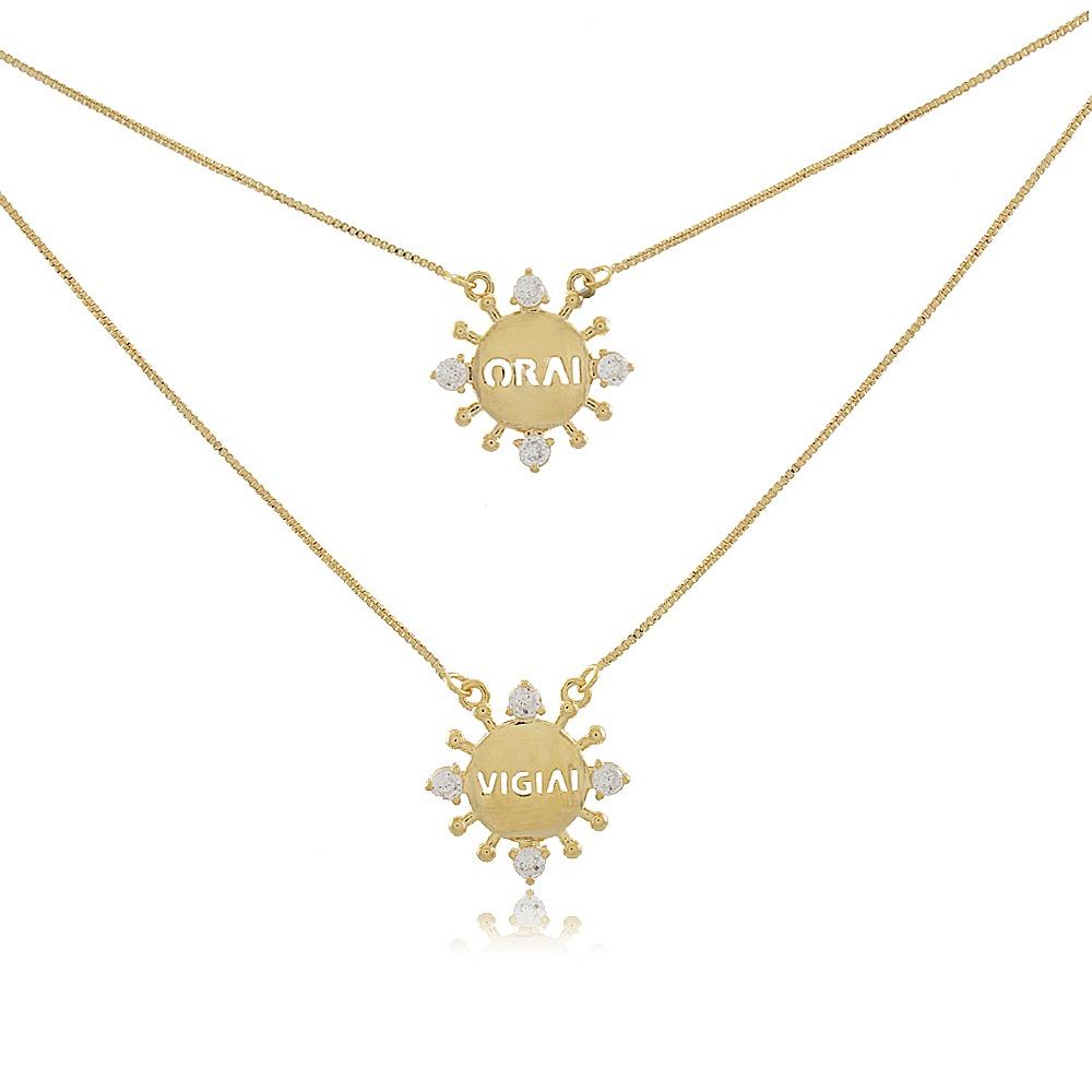 Escapulário cravejado com zircônia folheado a ouro 18k