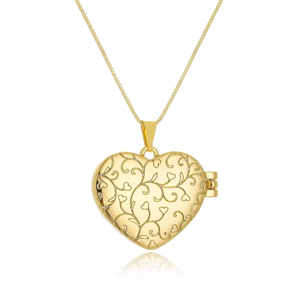 Colar com pingente de relicário em forma de coração folheado a ouro 18k