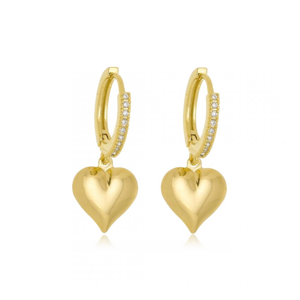 Brinco argola click cravejada com zircônia e pingente de coração liso folheado a ouro 18k 