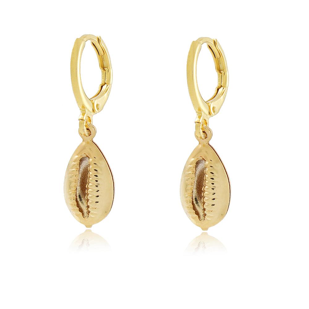 Brinco de argola click com pingente  de búzios folheado  a ouro 18k