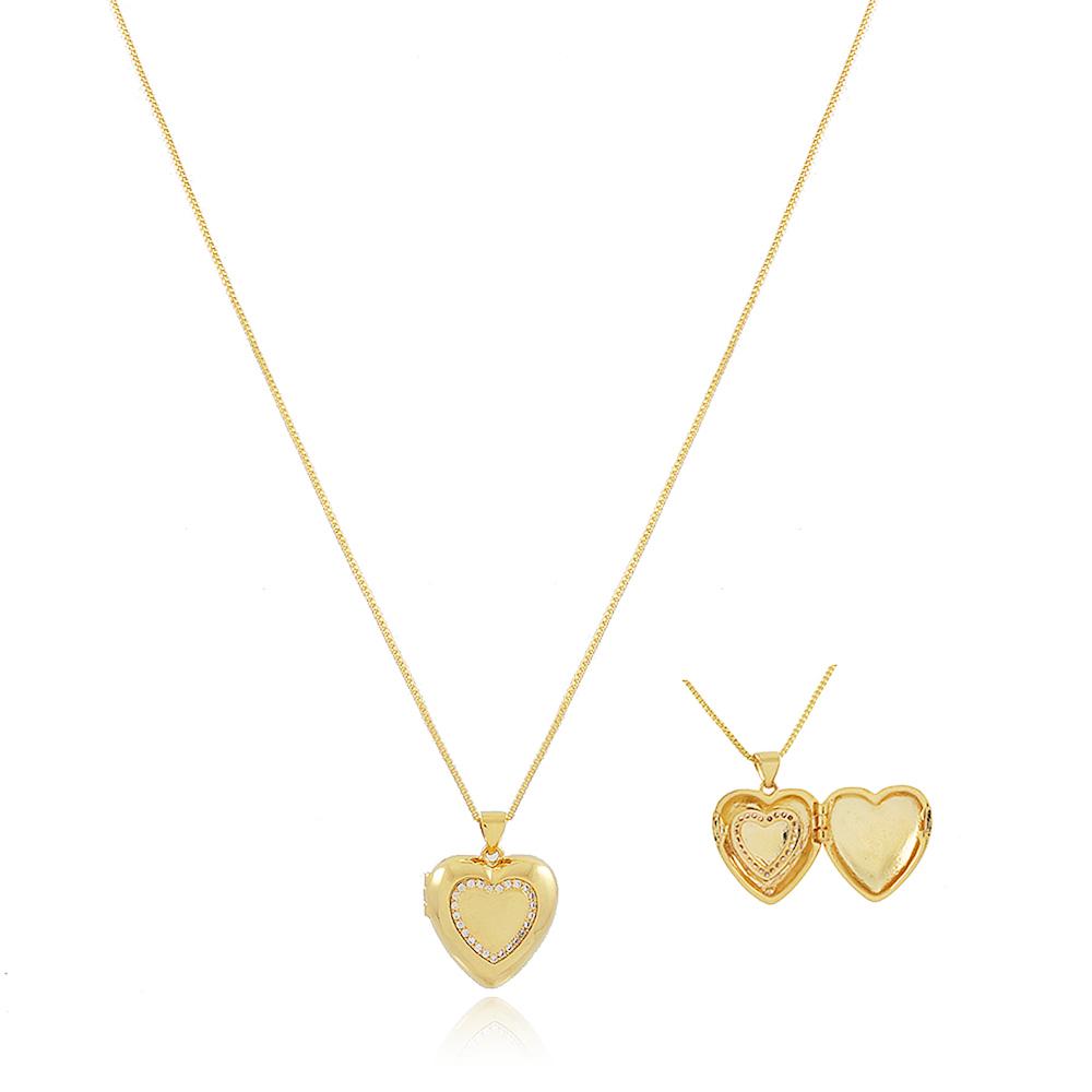 Colar relicário com formato de coração cravejado banhado a ouro  18k