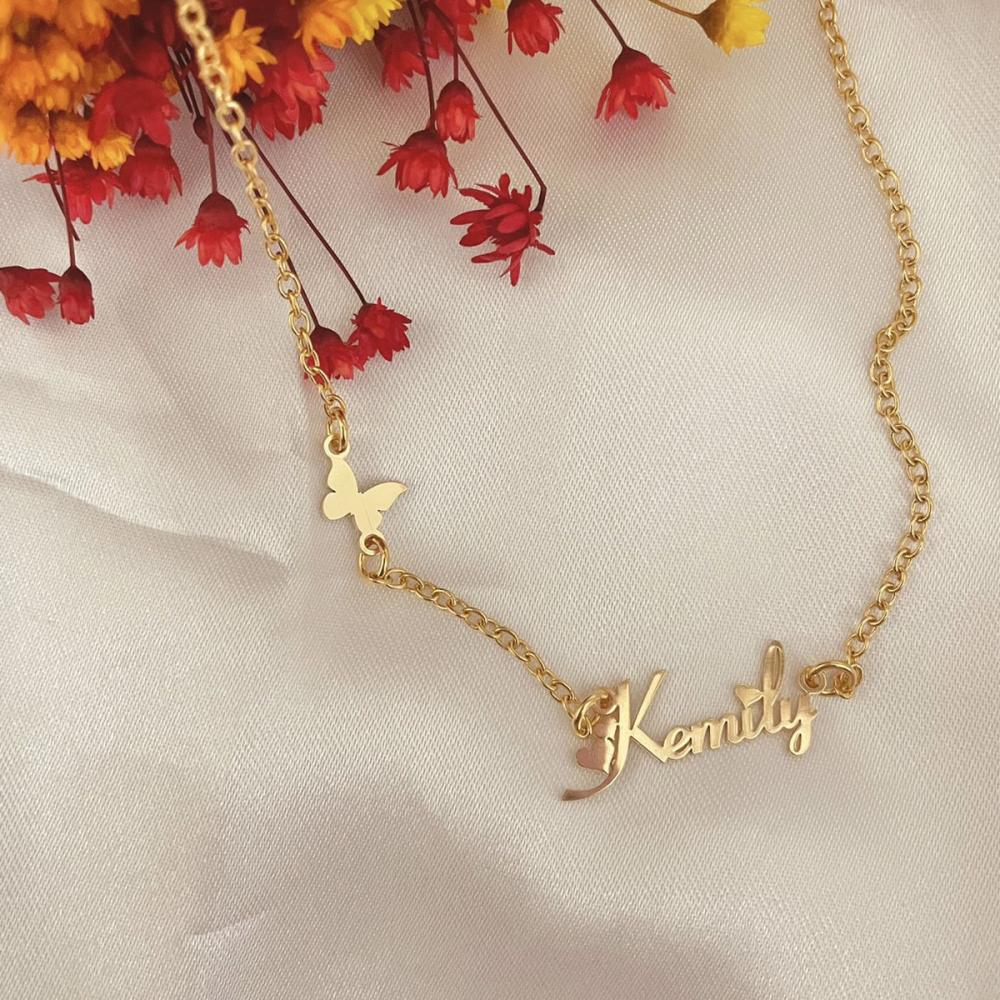 Colar personalizado infantil com nome e pingente de borboleta banhado a ouro 18k
