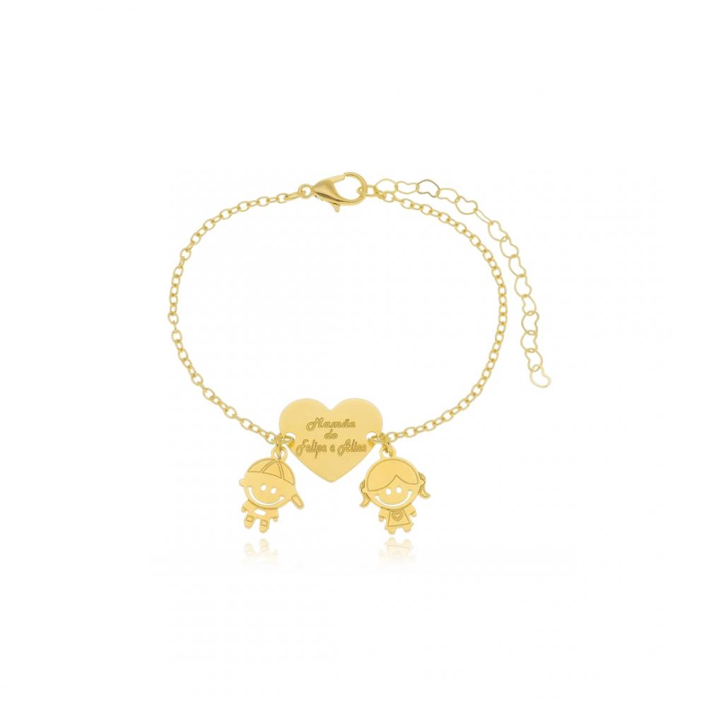 Pulseira personalizada com pingente de bonecos e coração com frase banhada a ouro 18k  