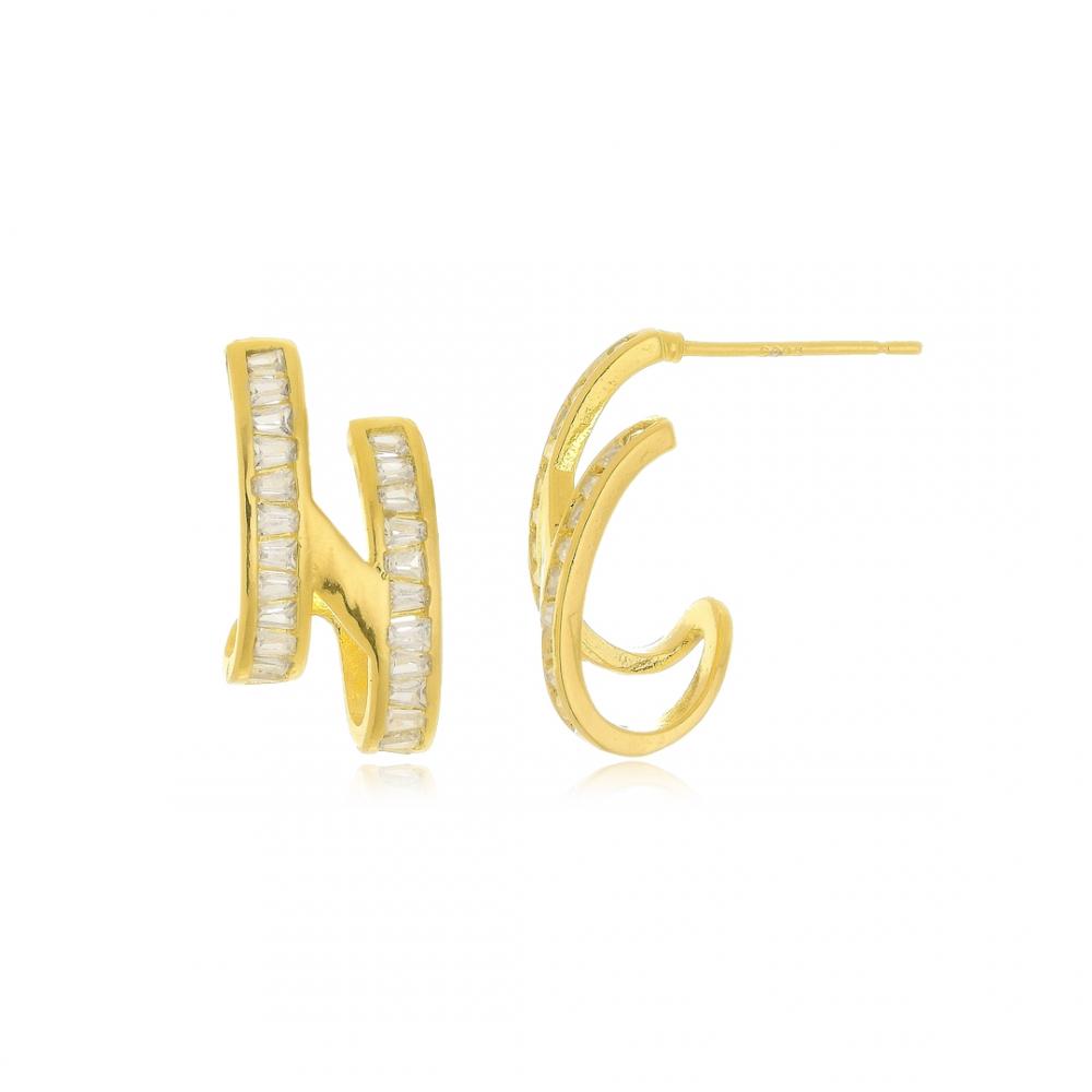 Brinco earhook cravejado com zircônia cristal banhado a ouro 18k 