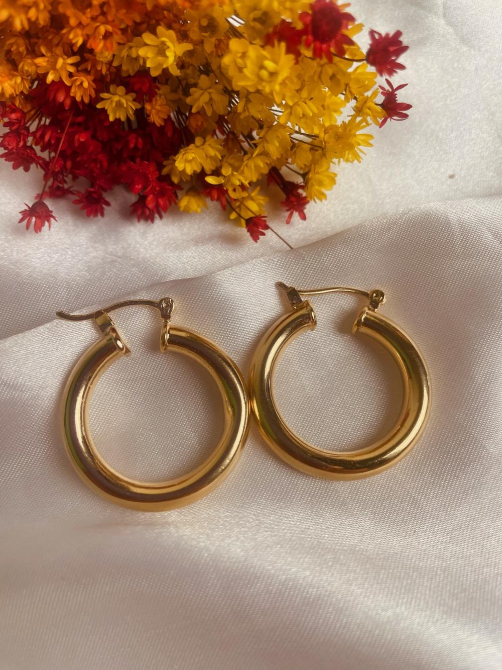 Argola grossa banhada a ouro 18k 