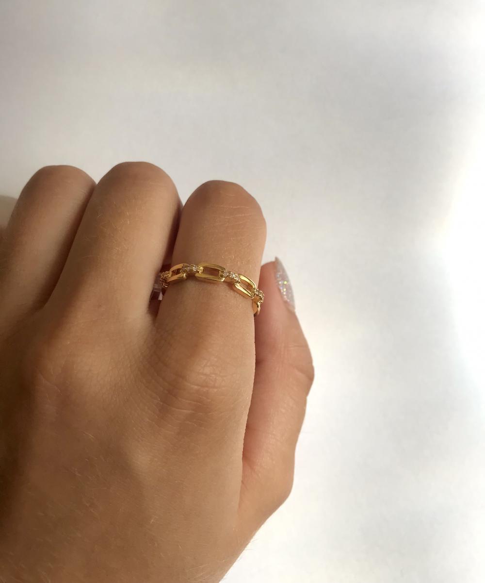 Anel com elos e zircônia cristal banhado a ouro 18k  