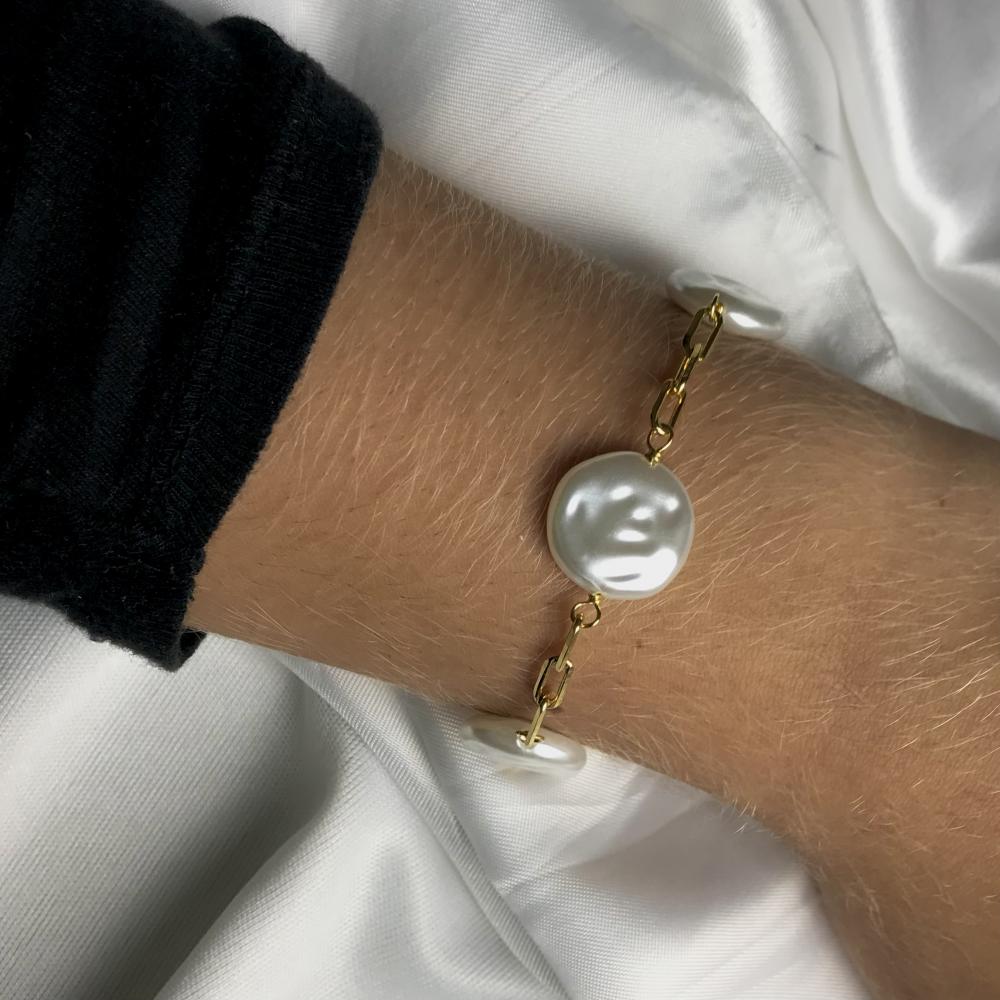 Pulseira com elos retangulares e madrepérolas banhada a ouro 18k 