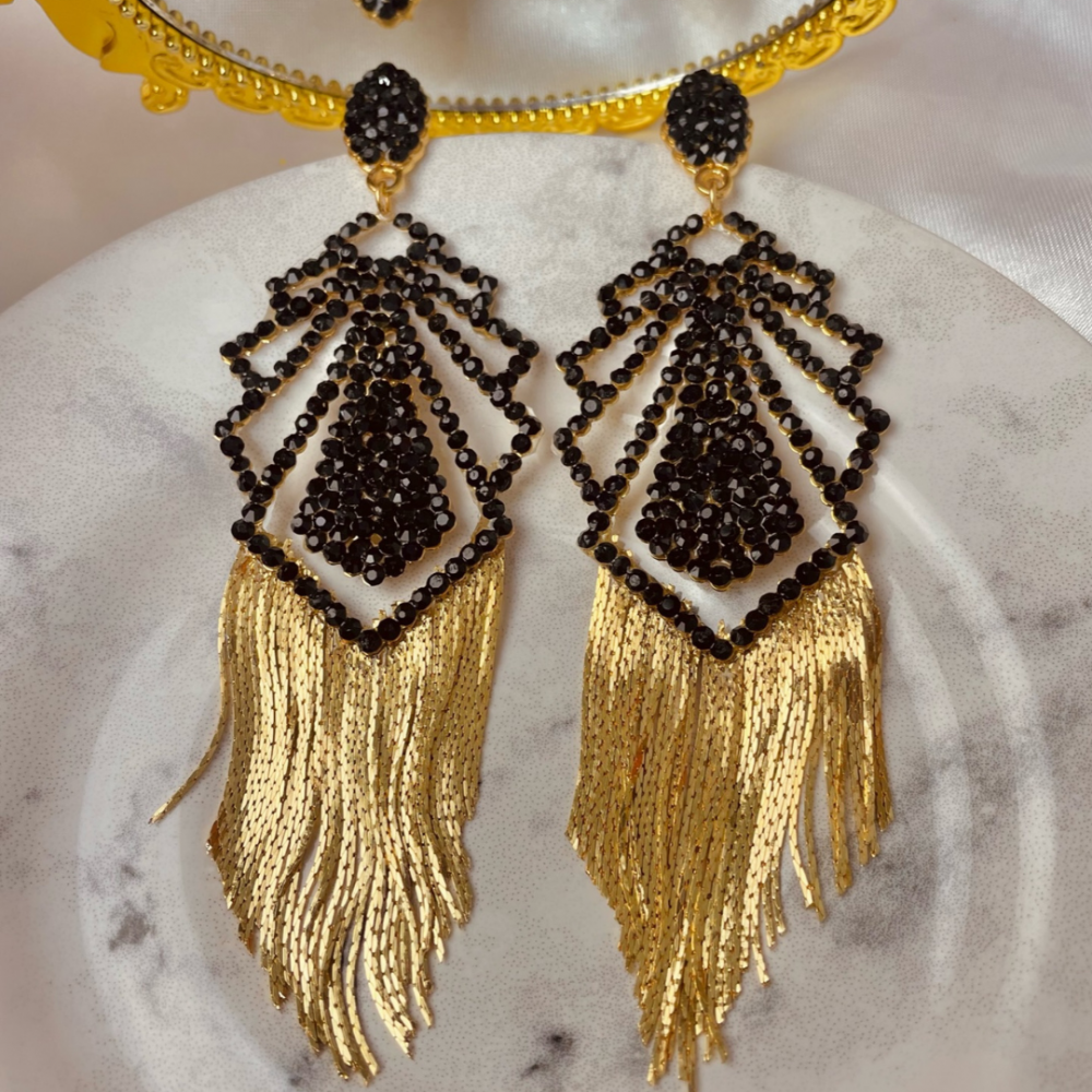 Brinco Laila de strass banhado a ouro 18k 