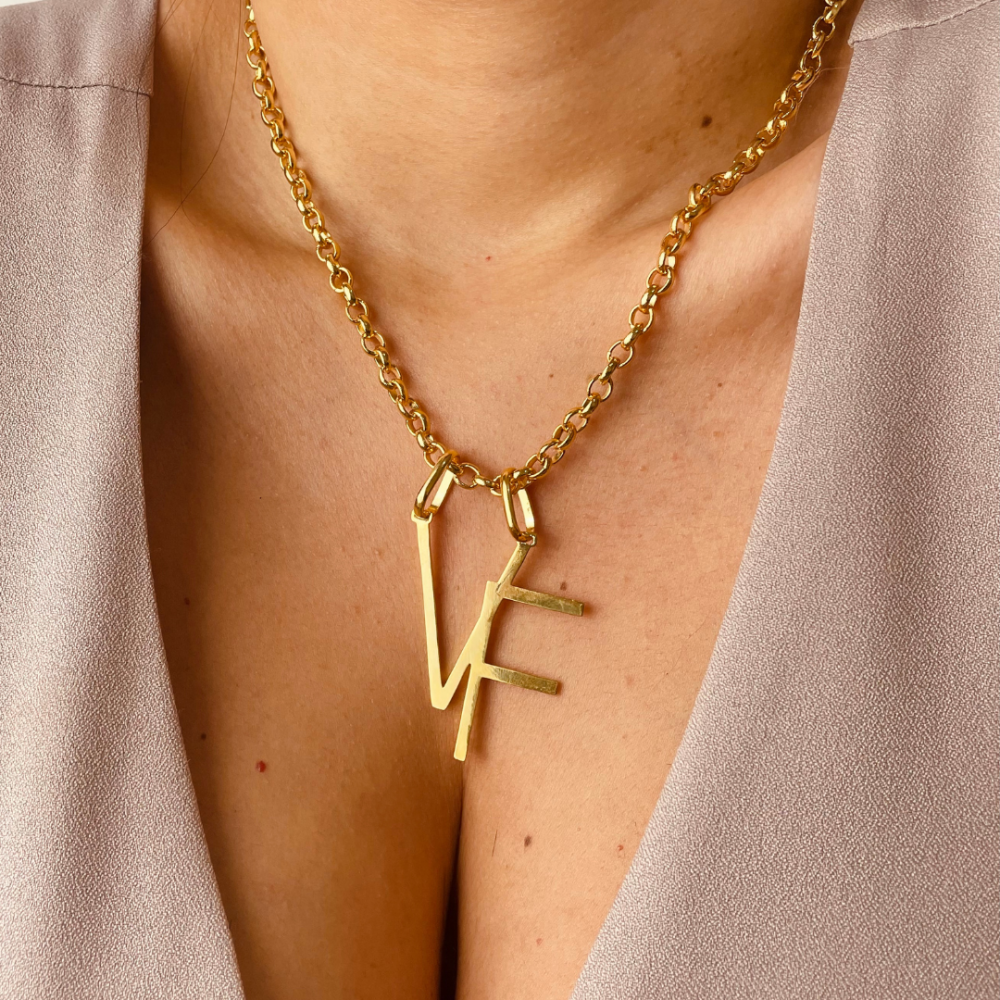 Colar Virginia personalizado com letras banhado a ouro 18k 