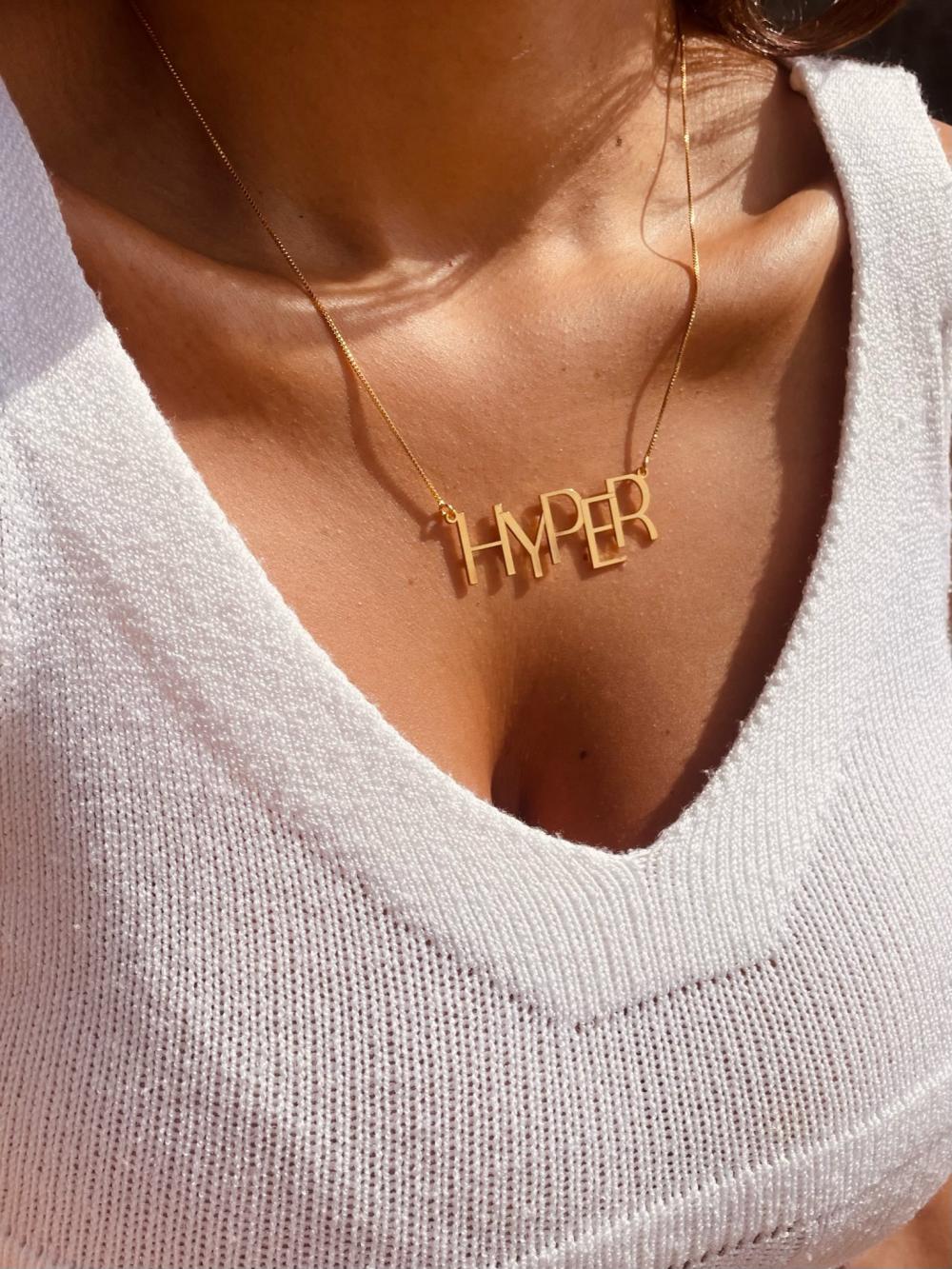 Colar personalizado monograma com 5 letras banhado a ouro 18k