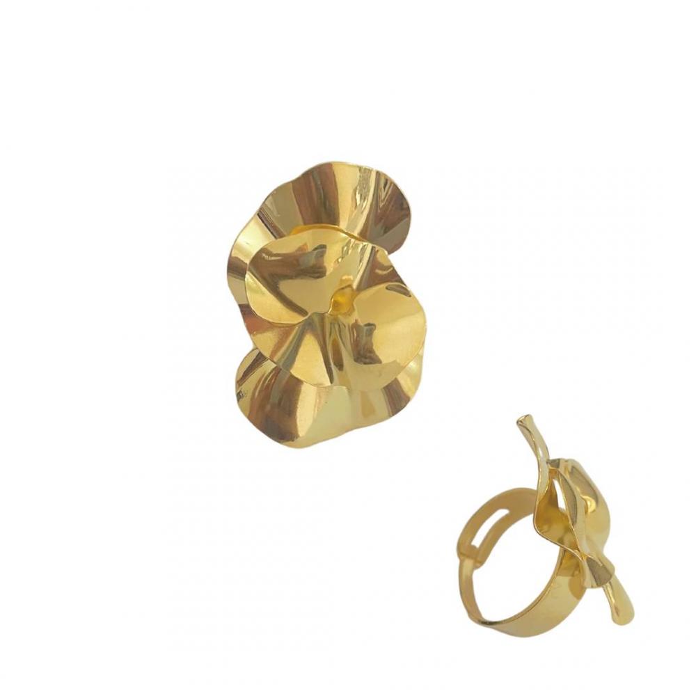 Anel atemporal martelado Yara banhado a ouro 18 