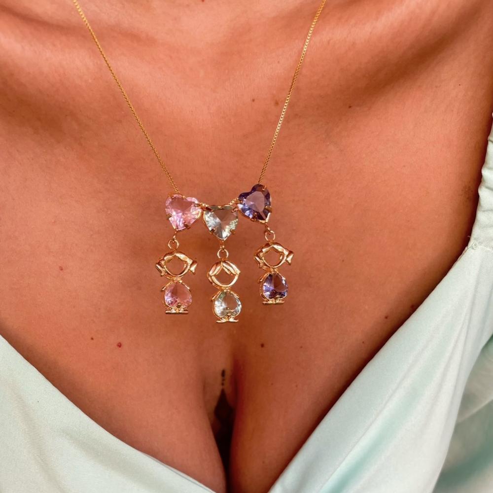 Colar personalizado com três pingente de coração e filho banhado a ouro 18k